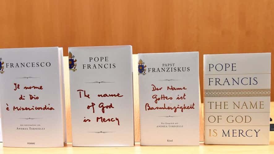 “La misericordia es la identidad de Dios”,  publicado el  libro-entrevista del Papa 