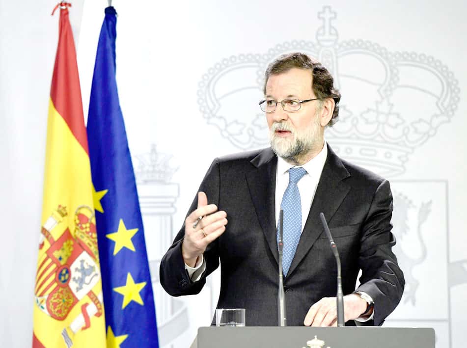 Rajoy destituyó al gobierno catalán 