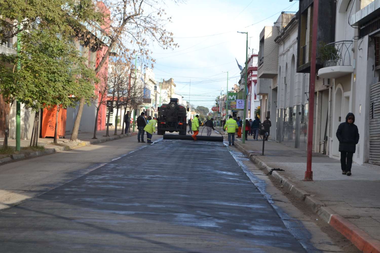 Tras las lluvias reanudaron los trabajos en calle Urquiza
