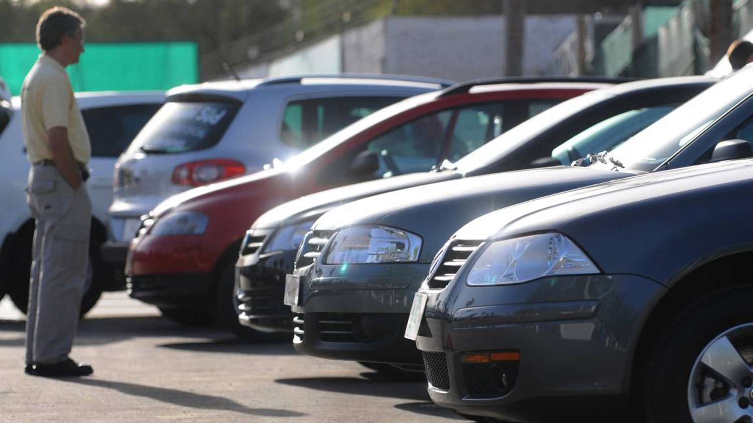 Enero negro: se vende hoy la mitad de autos que hace un año