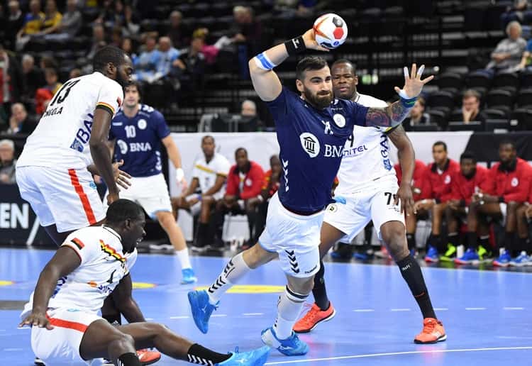 Mundial de Handball:  Los "Gladiadores" derrotaron a Angola  y se ilusionan con pasar de ronda