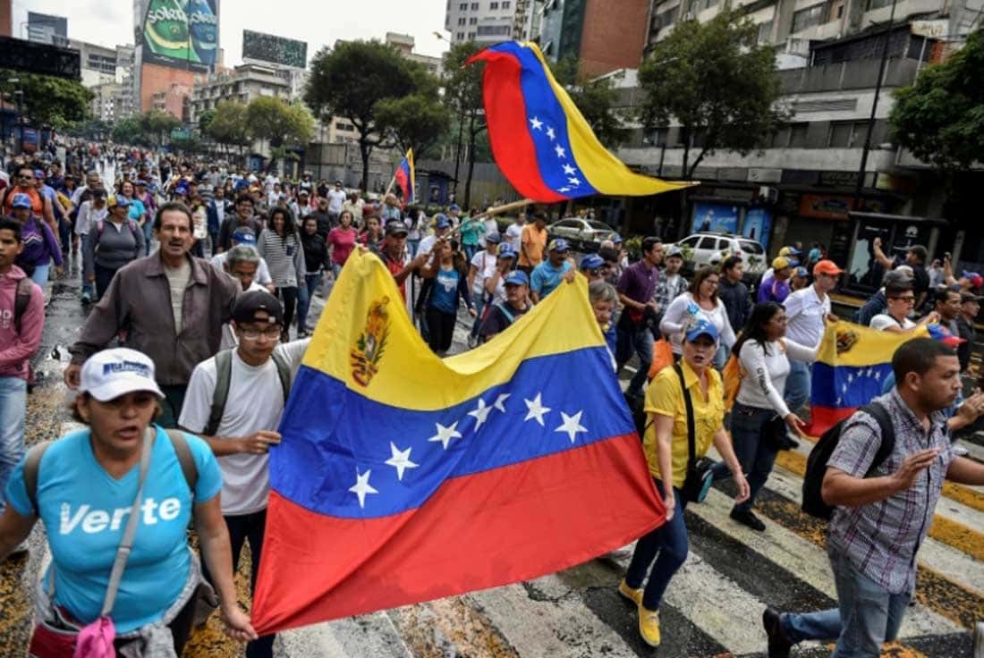 Venezuela: Juan Guaidó  se autoproclamó “presidente”