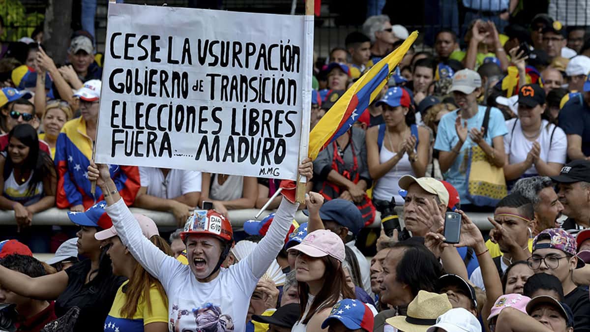 España  le pide a Maduro  convocar a elecciones o que reconozca a Guaidó