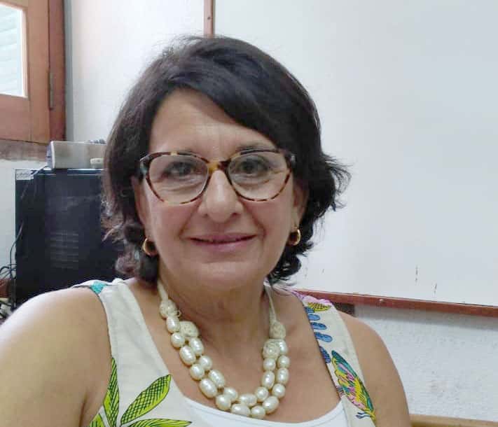 Liliana Sekaf: Lleva cuarenta años enseñando inglés  y busca hacerlo divertido...