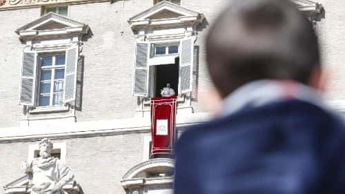 El Papa en el Ángelus advierte del chismorreo: “por la lengua comienzan las guerras”