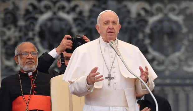 El papa Francisco expresa su solidaridad por incendio en la catedral de Notre Dame