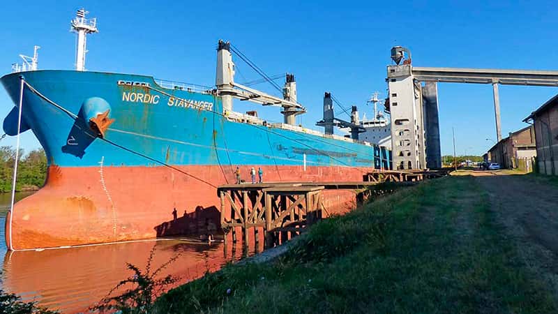 Histórico embarque de 24  mil toneladas de arroz a granel desde Concepción del Uruguay