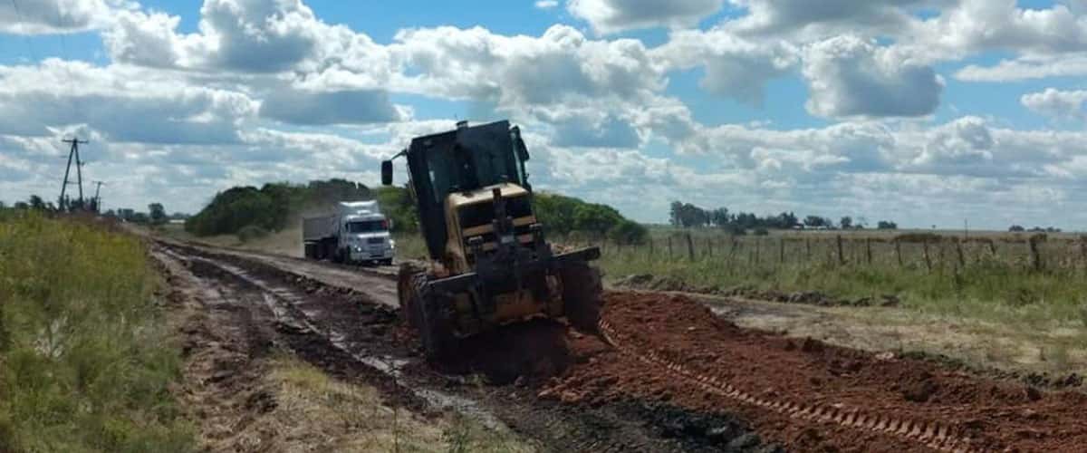 Mejoran caminos rurales en  seis Juntas de Gobierno del departamento Gualeguaychú