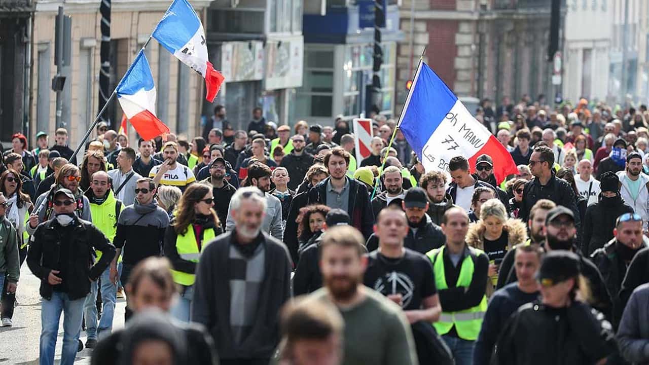 Nueva marcha de los "chalecos  amarillos" contra Macron