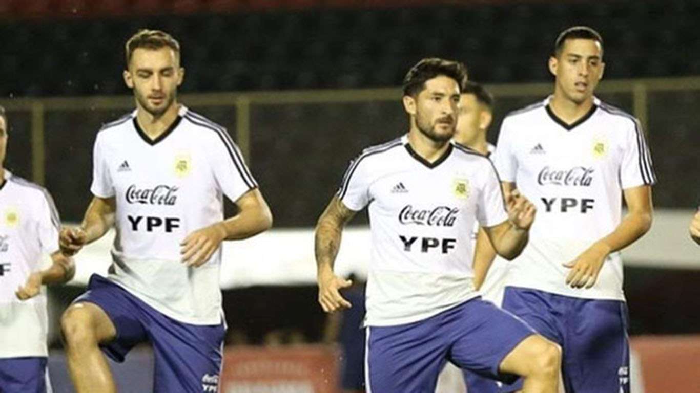 El entrerriano Casco y cuatro jugadores más tienen chances de jugar ante Paraguay