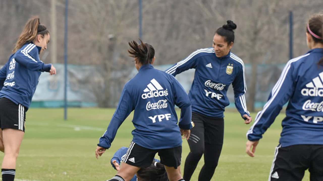 Con presencia entrerriana, la Selección Argentina volvió a entrenar