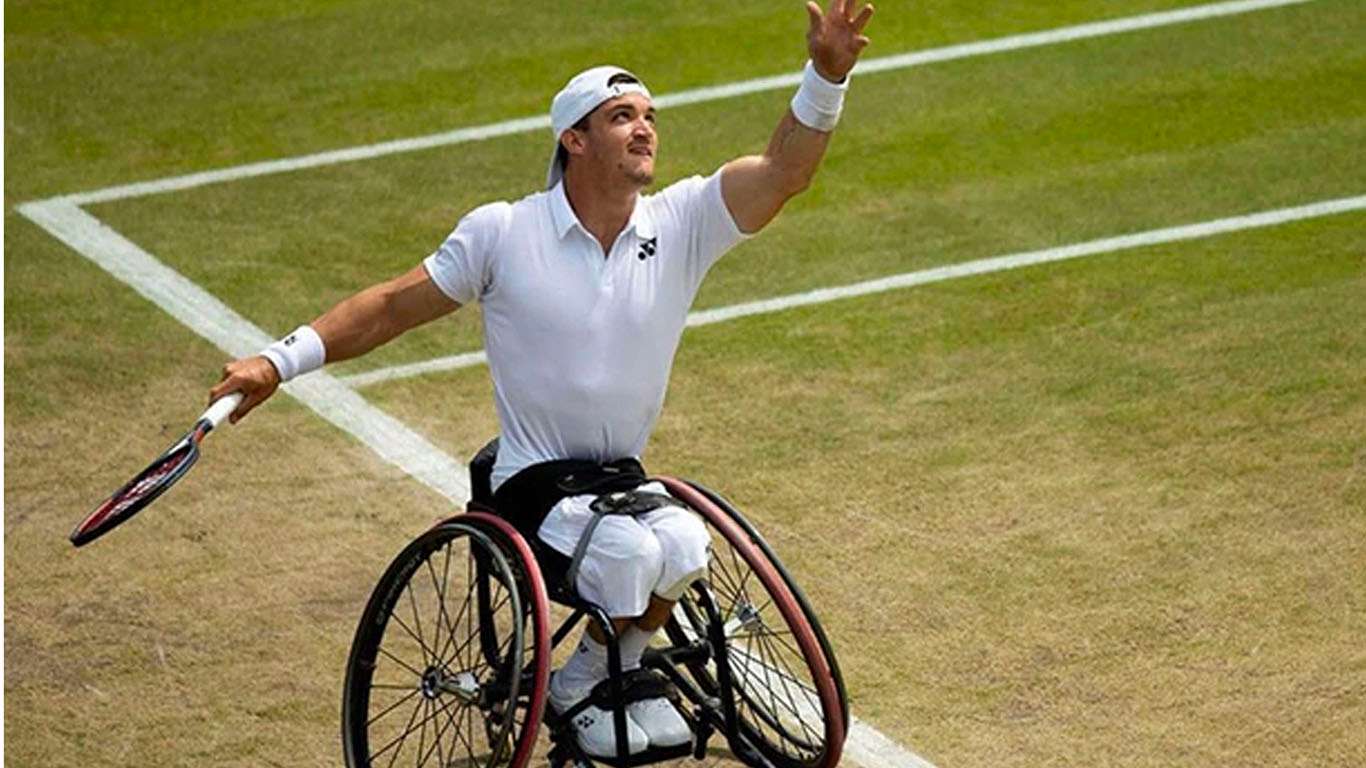Un argentino campeón en Wimbledon:  Gustavo Fernández festejó por primera vez