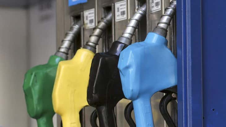 Combustibles: el Gobierno convocó  a gobernadores y petroleras