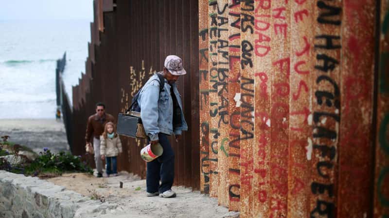 El muro con México traerá más sufrimiento,  señalan los obispos norteamericanos