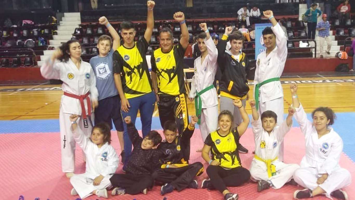 Taekwondo: Representantes locales se destacaron en Rosario
