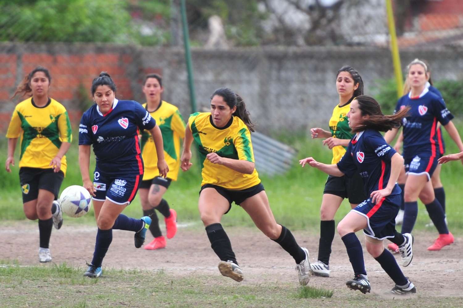 Fútbol Femenino: Unión e Independiente protagonizaron un justo empate