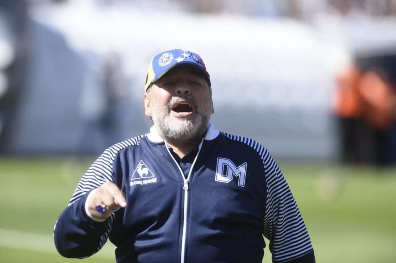  Maradona anunció a los jugadores que deja de ser el entrenador de Gimnasia