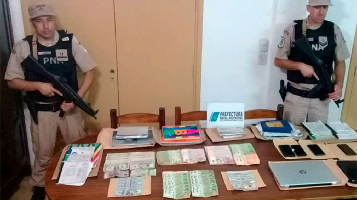 Incautaron más de  cuatro millones de  pesos en allanamientos  por contrabando