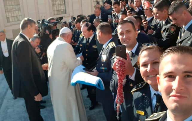 Policías entrerrianos con el papa Francisco