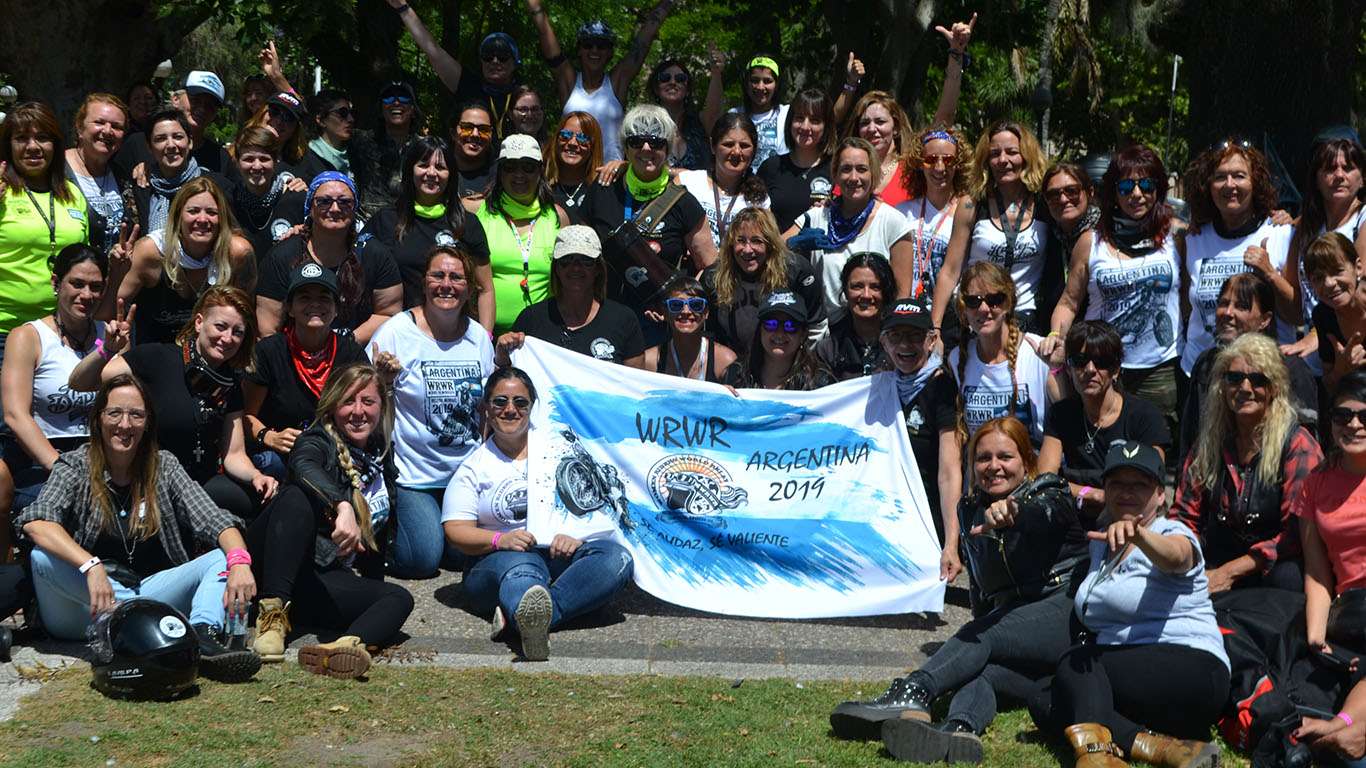 El relevo mundial de Mujeres motociclistas pasaron por la ciudad