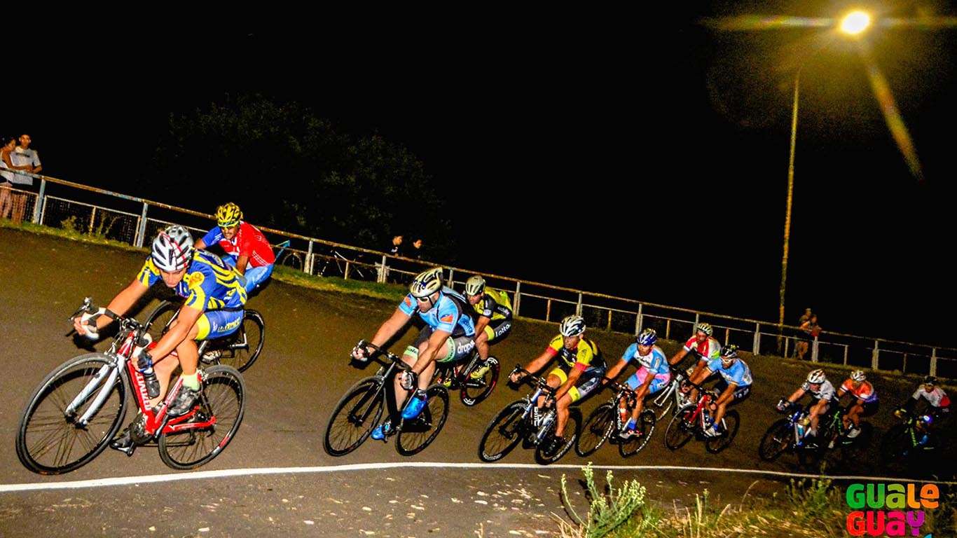 Ciclismo: hubo actividad nocturna en el Velódromo