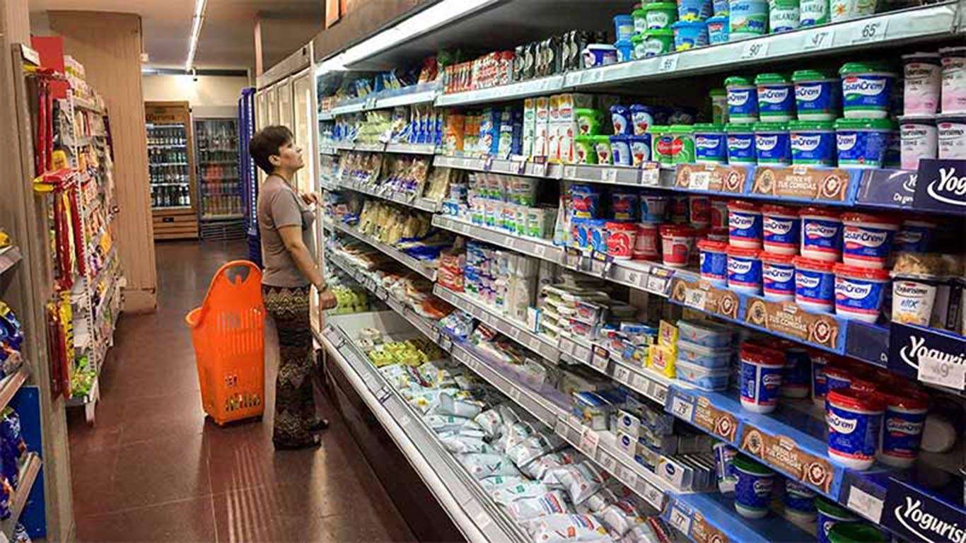 Supermercados darían  marcha atrás con  las subas de alimentos  y otros productos