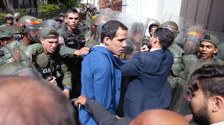 Venezuela: Golpe de Maduro, la dictadura bloqueó el ingreso de  la oposición a la Asamblea Nacional