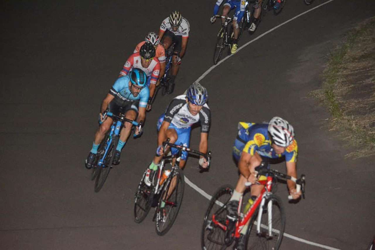 Ciclismo: Ariel Maistegui ganó la primera fecha del Campeonato Nocturno