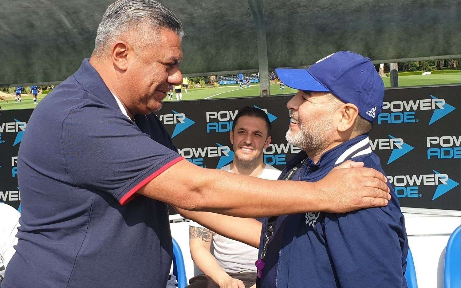 Superliga: Maradona y "Chiqui" Tapia se encontraron en el predio de Ezeiza