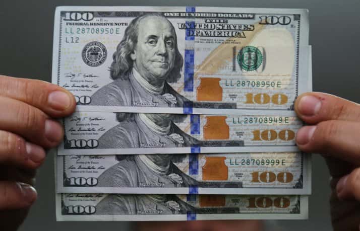 El dólar blue  cayó 50  centavos