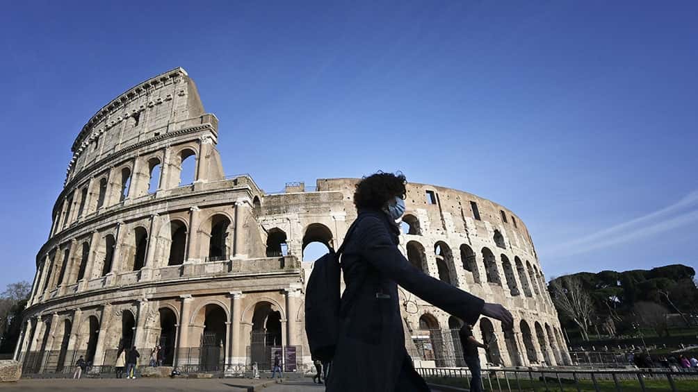 Calles desoladas en Roma y el Vaticano:  las muertes llegan a 631 en toda Italia