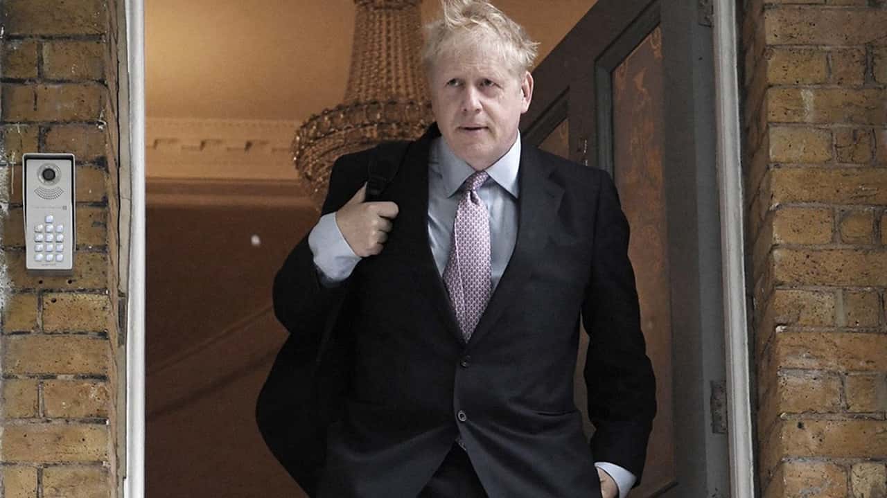 El premier británico Boris Johnson y su  ministro de Salud tienen coronavirus