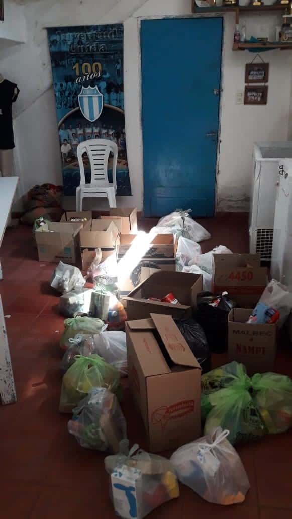 Central Entrerriano y Juventud Unida recolectaron alimentos para ser donados