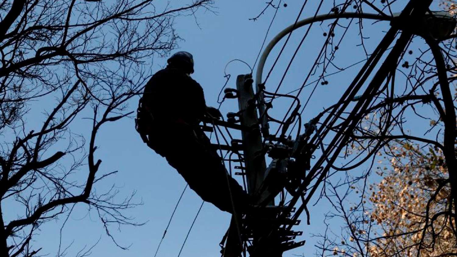 El gobierno reguló las suspensiones de  cortes en el servicio de energía eléctrica