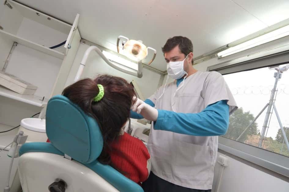 Los odontólogos, a la espera de medidas  del Gobierno que les permitan trabajar 