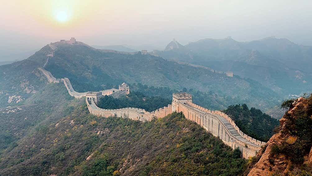 China flexibiliza restricciones en Hubei y  reabre la Muralla China y la Ciudad Prohibida