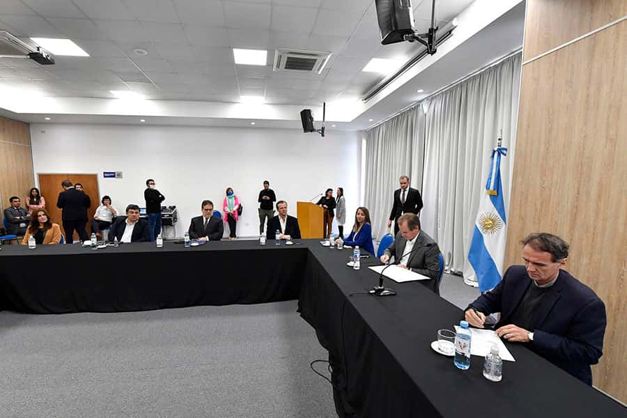 El ministro de Obras Públicas de  la Nación anunció una inversión de 120  millones de pesos para Gualeguaychú