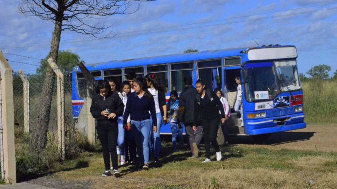 Transporte escolar: Sin respuesta del Gobierno provincial 110 empresas podrían ir a la quiebra   