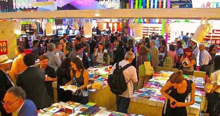 Con el lema "La Feria del Libro no se rinde", el evento se trasladó a la Televisión Pública