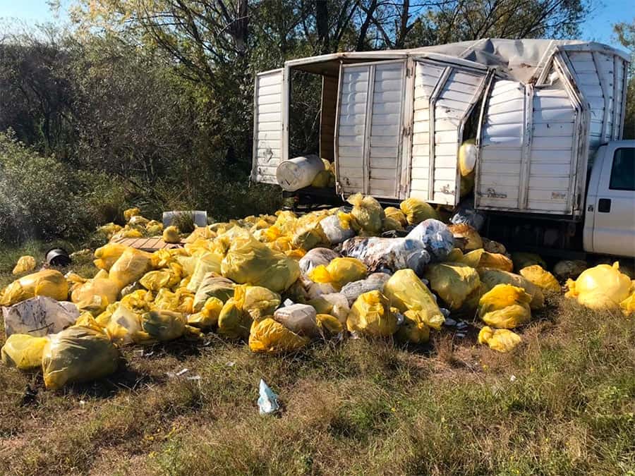 El camión que volcó en Ceibas estaba autorizado para trasladar residuos peligrosos con destino a Carbó