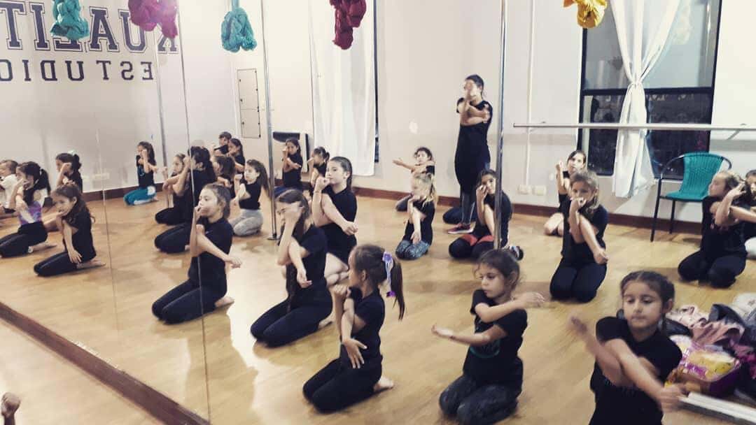 Academias de baile inician sus actividades con un 50 por ciento menos de alumnos