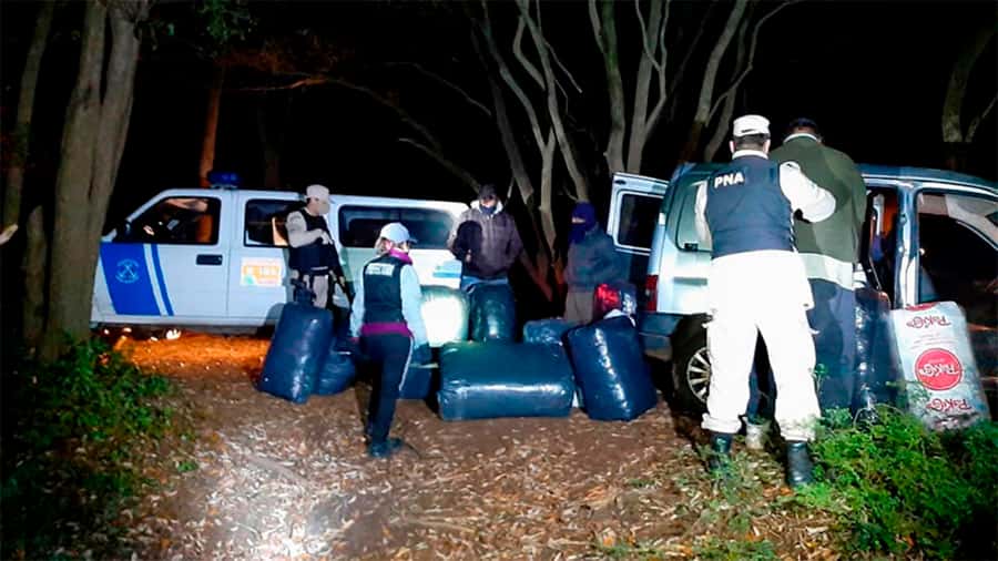 Prefectura secuestró mercadería que  intentaban pasar a Uruguay por el río
