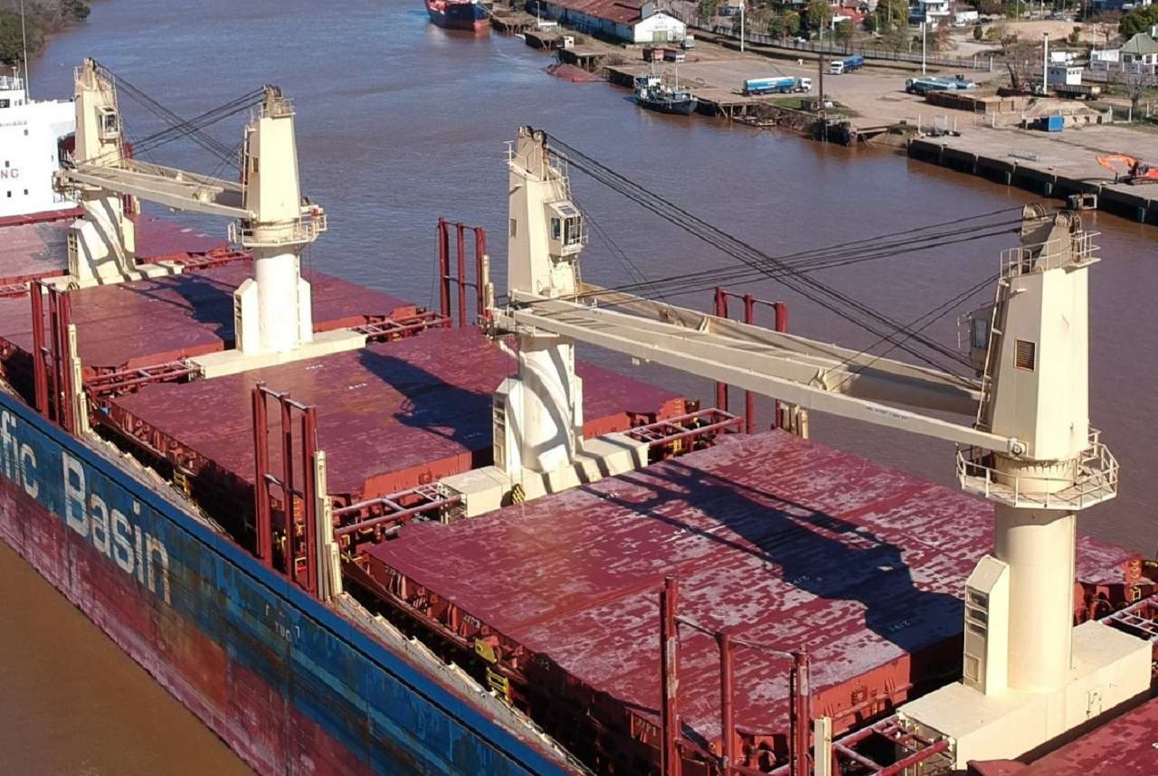En 18 meses: los puertos entrerrianos suman  29  buques con exportaciones al mundo