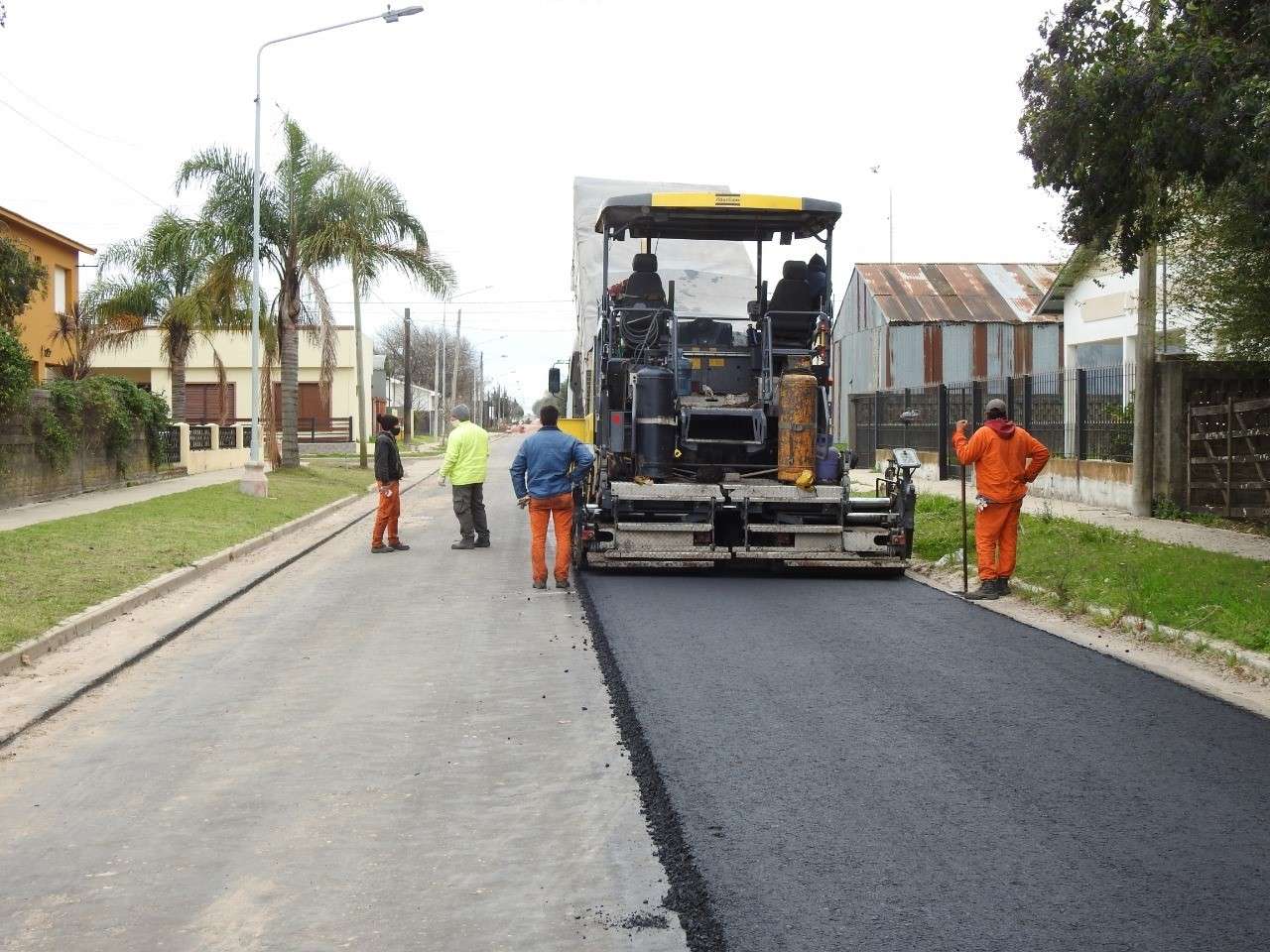 Continúan las tareas de asfalto en Aldea San Antonio