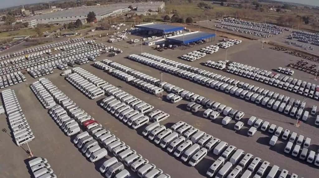 Mercedes Benz retoma segundo turno de producción en  La Matanza