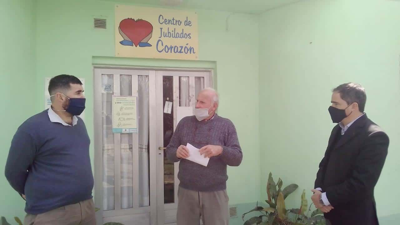 Dos centros de jubilados recibieron el “Subsidio Solidario de Sostenimiento”