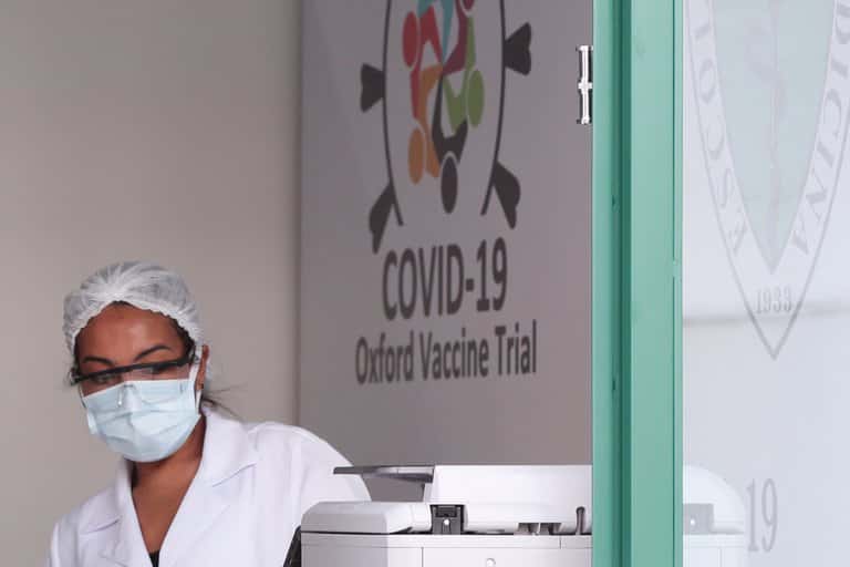 Coronavirus: pausaron las pruebas de la vacuna  en la Universidad de Oxford 