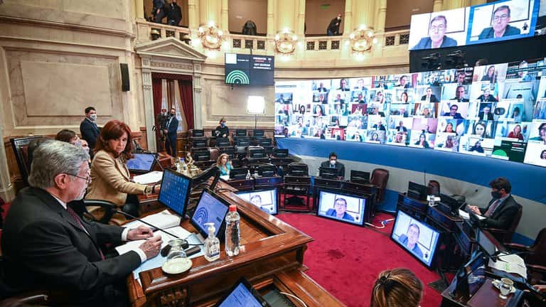 Senado: La oposición se retiró de la sesión para no convalidar el desplazamiento de los jueces que investigan a Cristina Kirchner