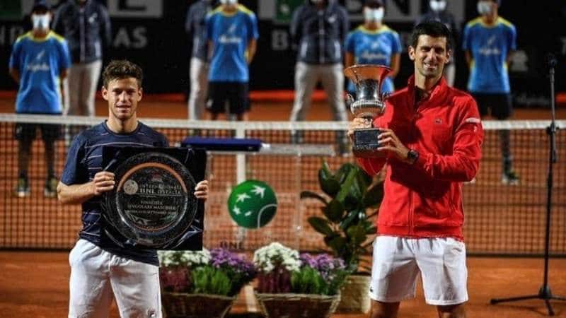 Tenis:  Schwartzman no pudo con Djokovic en su primera final