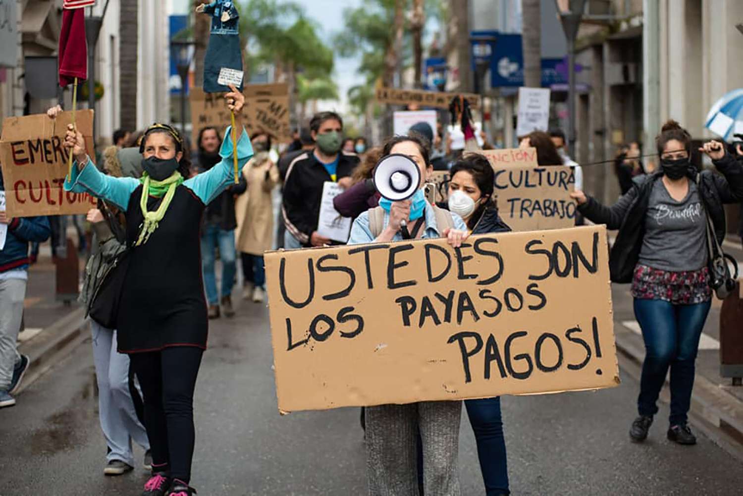 La Cultura dijo ¡Basta!: Marcha y fuertes criticas en una manifestación por el microcentro